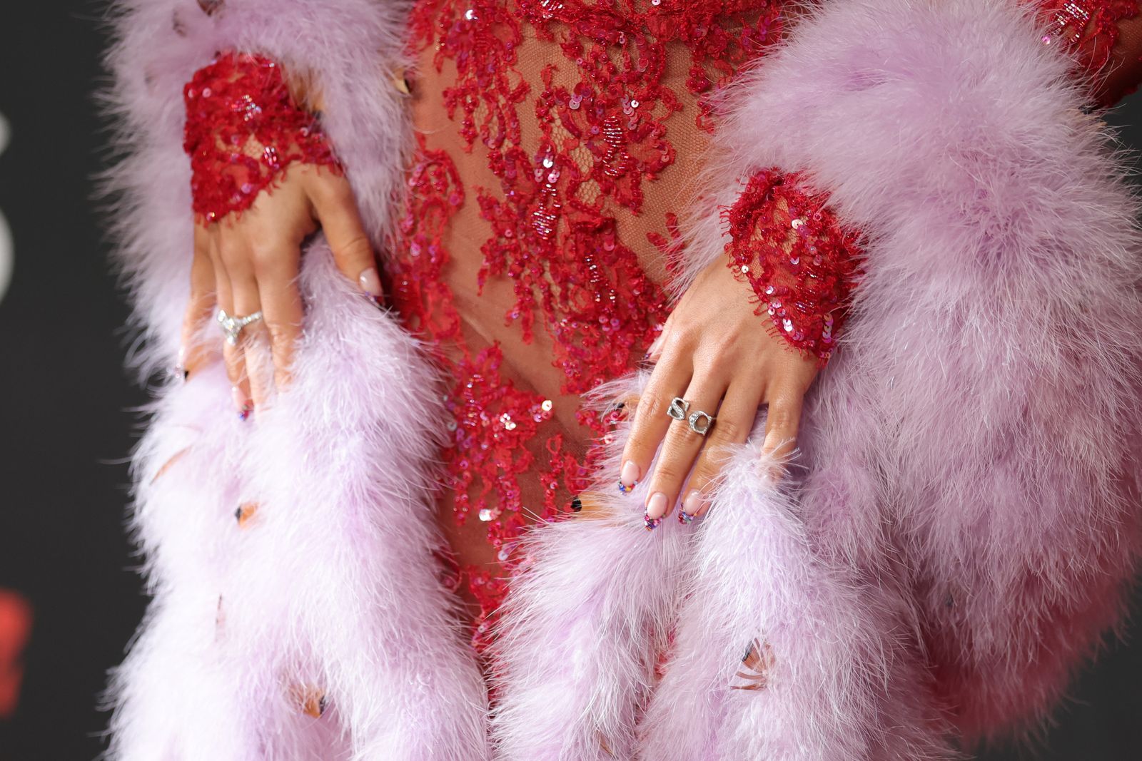 Sabrina Carpenter Brings This Dazzling Nail Jewelry Trend to the 2025 VMAs