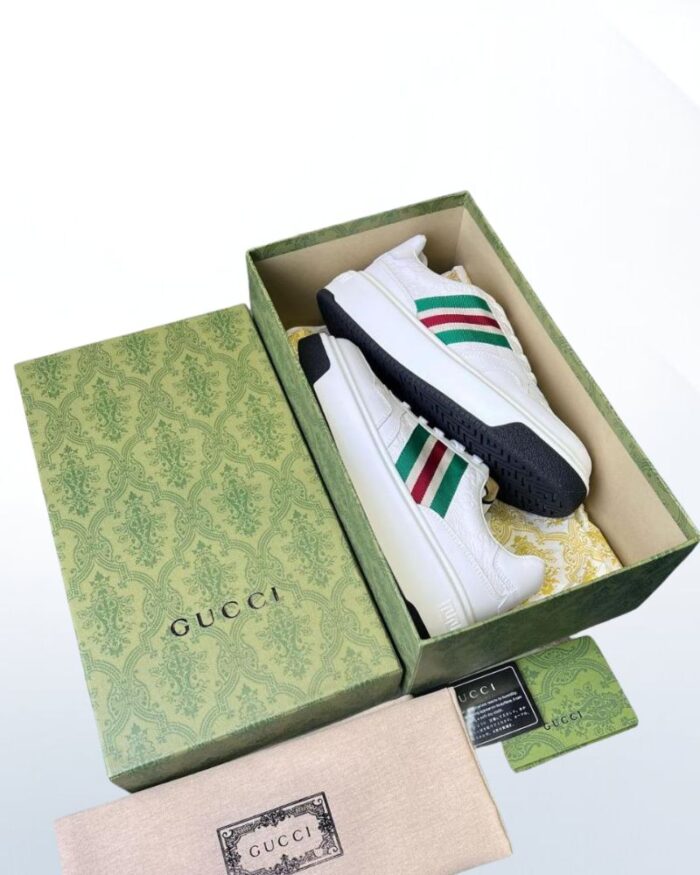 Gucci sneakers white leather with green red web stripes luxury low-top design