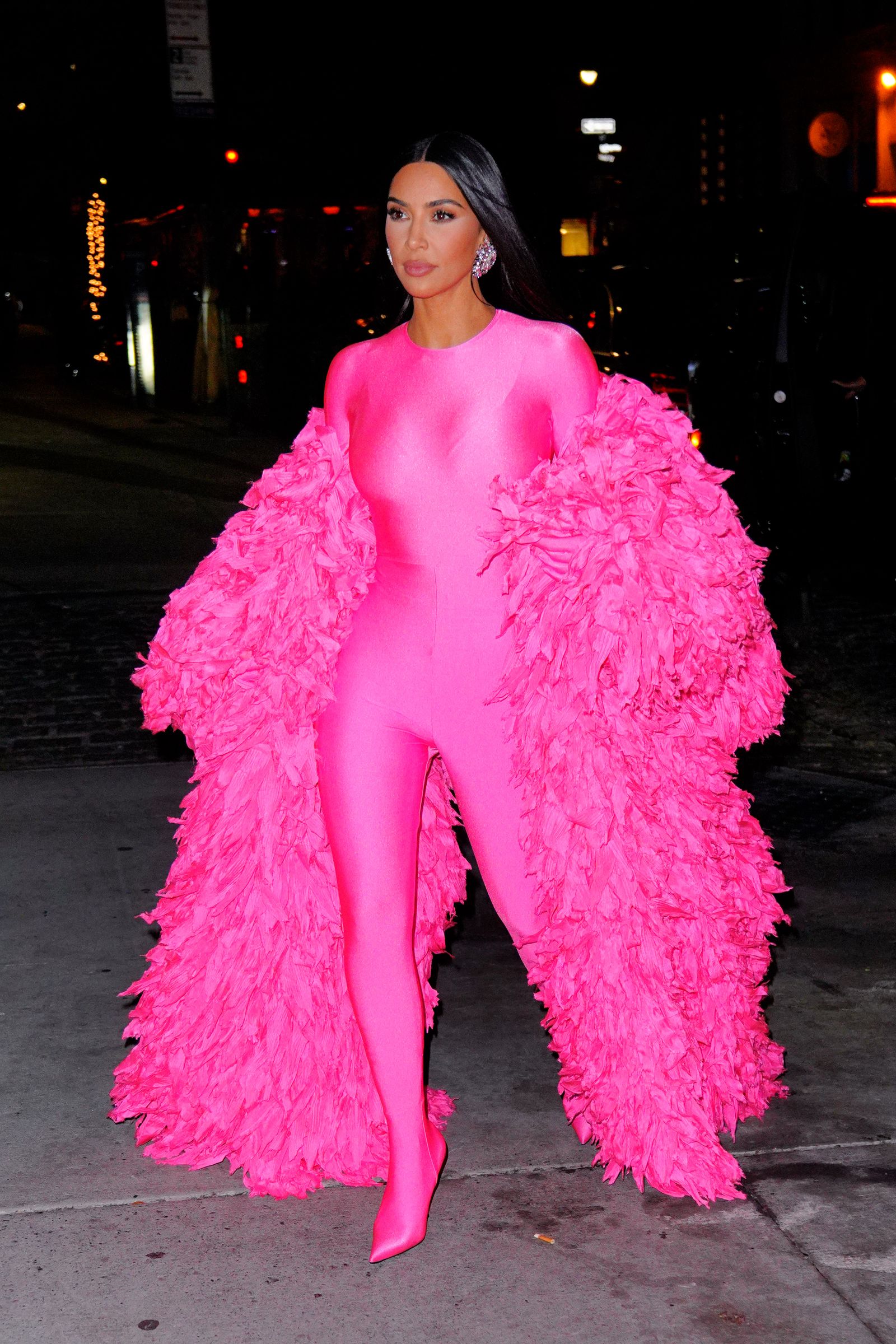Kim Kardashian leaving SNL 2021