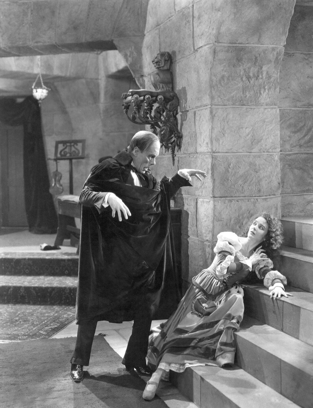 Lon Chaney who played the Phantom Erik created his own skeletal makeup for the role.
